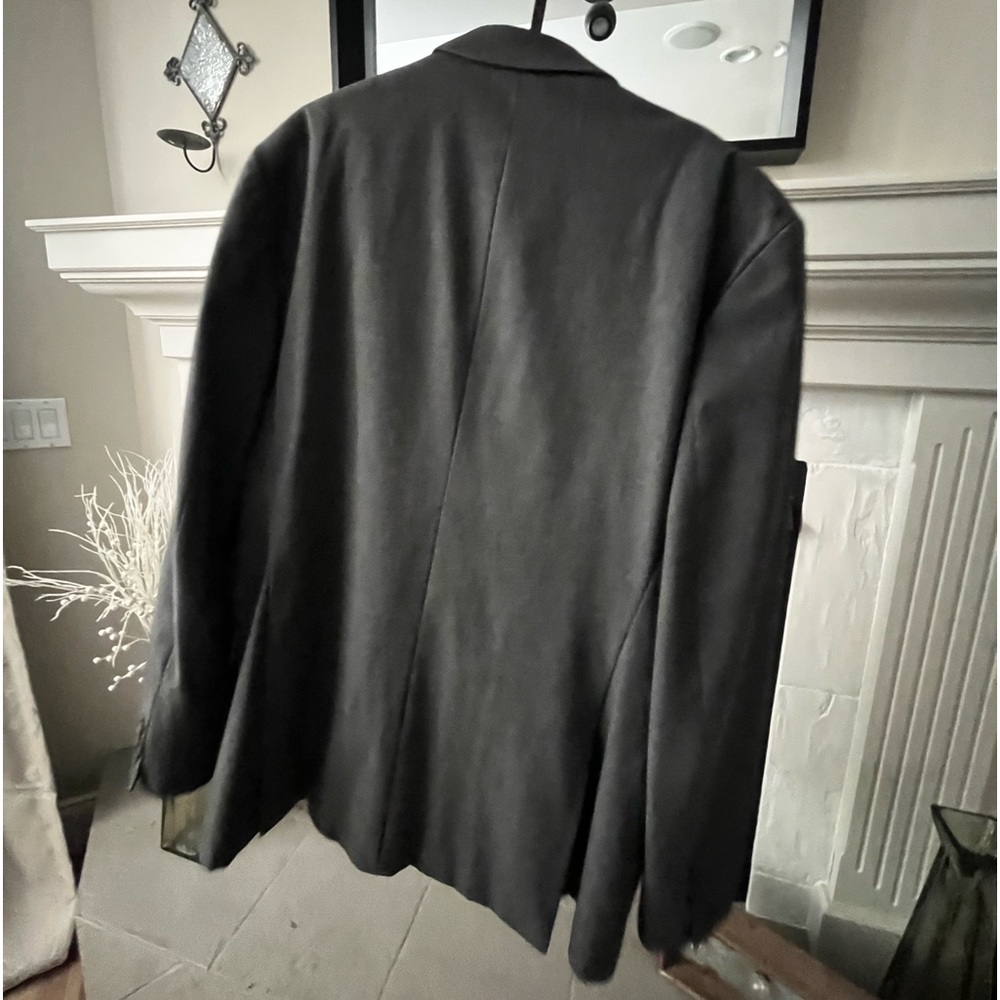 Men’s Suits - Picture 4 of 8